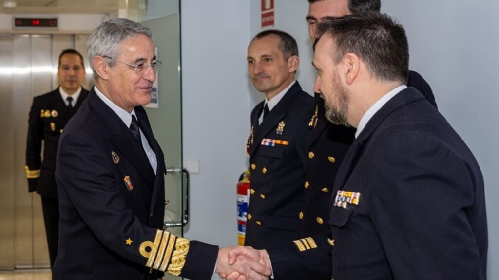 AJEMA visita unidades clave de la Armada en Rota y el Golfo de Cádiz