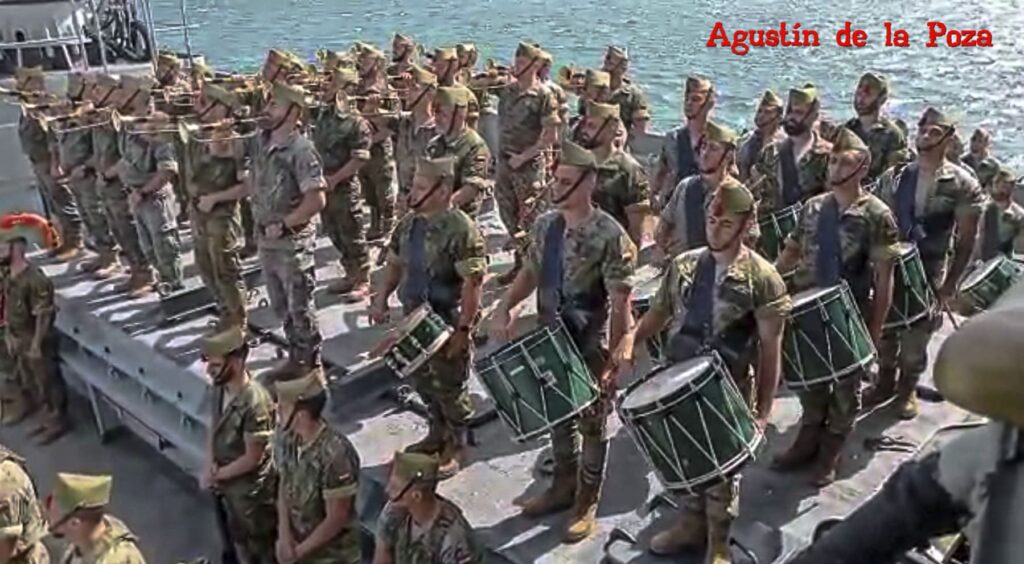 Armada y Legión mantienen vivo su histórico vínculo con la Semana Santa malagueña