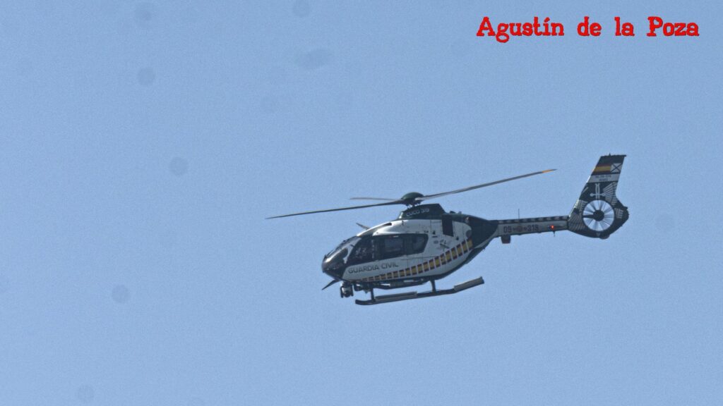 H135 de la Guardia Civil patrulla la costa gaditana en tareas de vigilancia aérea