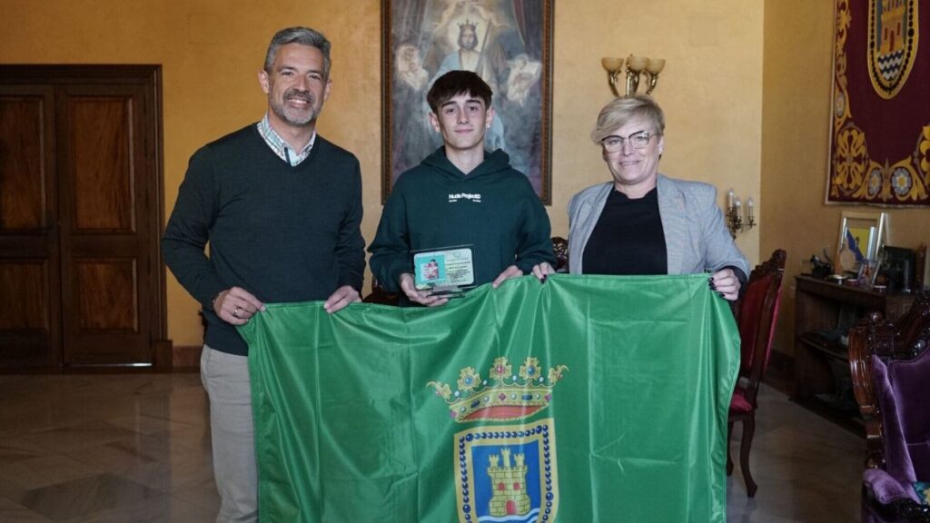 Rota reconoce a Mauro García por sus logros internacionales en el pickleball