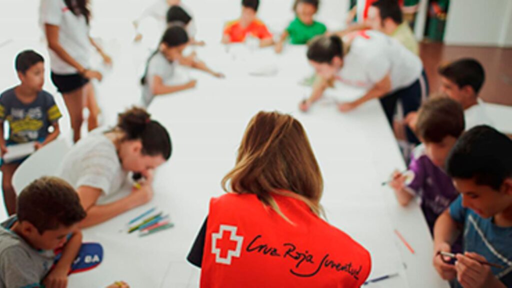Rota acoge una jornada de juegos y valores para la infancia organizada por Cruz Roja Juventud