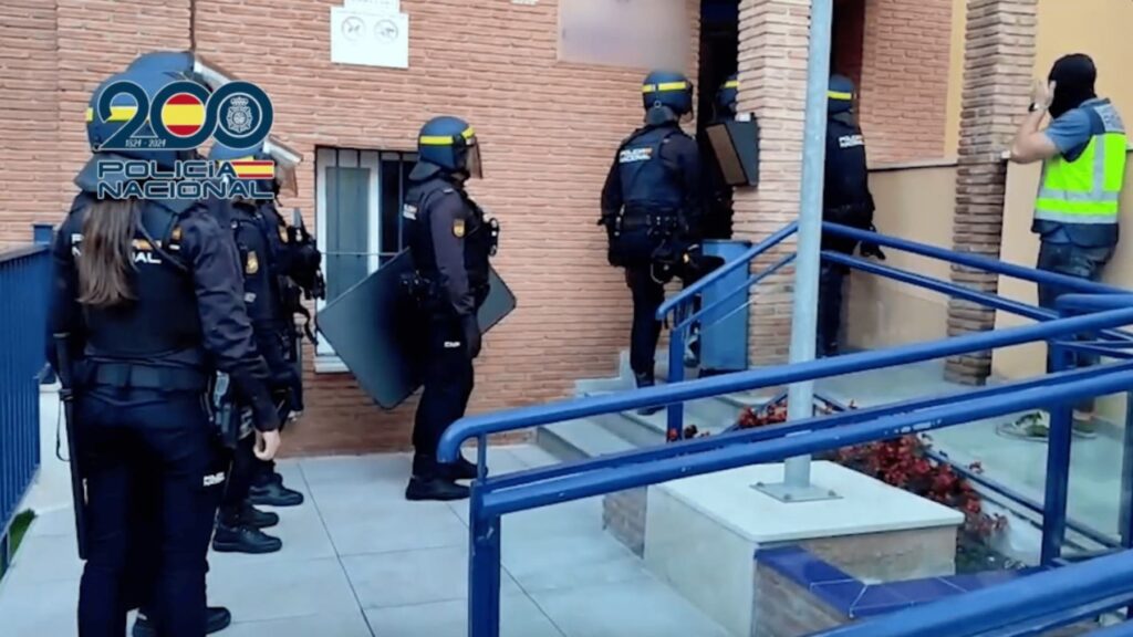 La Policía desarticula en Málaga dos redes de narcos con armas de guerra y 11 drones