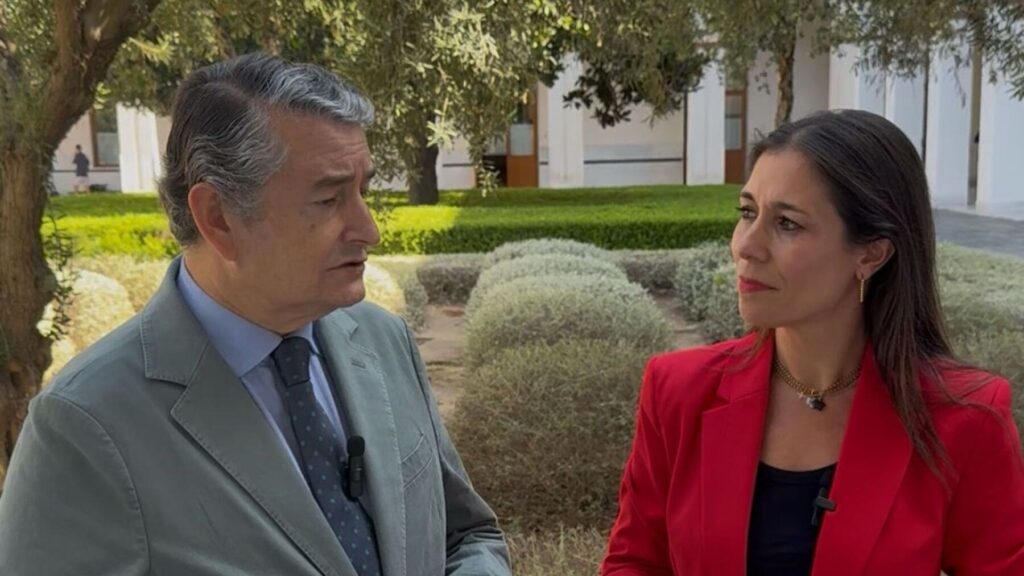 Antonio Sanz y Auxiliadora Izquierdo en el Parlamento de Andalucía