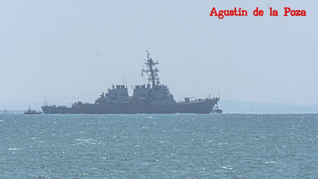 El USS Arleigh Burke zarpa desde Rota para operaciones con la Sexta Flota en el Mediterráneo