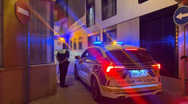 Incendio en calle Virgen de los Reyes de Rota