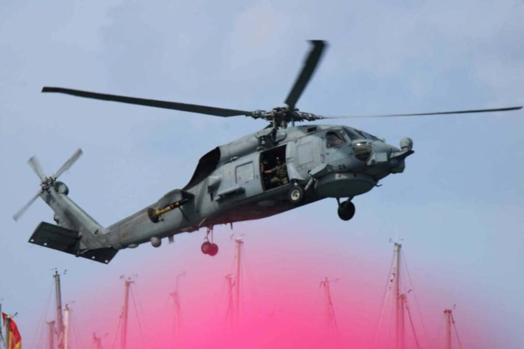 Unidades de Tierra, Armada, Guardia Civil y UME se integran en una operación simulada en costa
