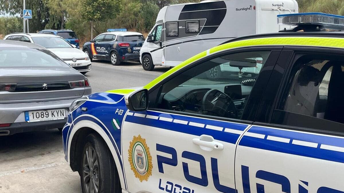 Indicativos policiales en el incendio de Rota