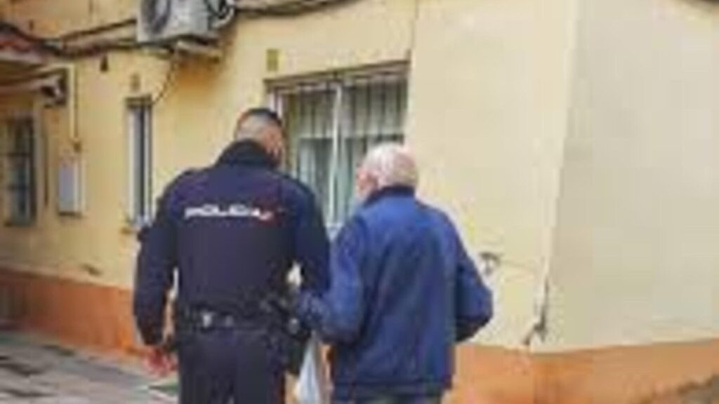 Policía Nacional reactiva en verano la campaña de atención hacia los mayores solos en sus domicilios