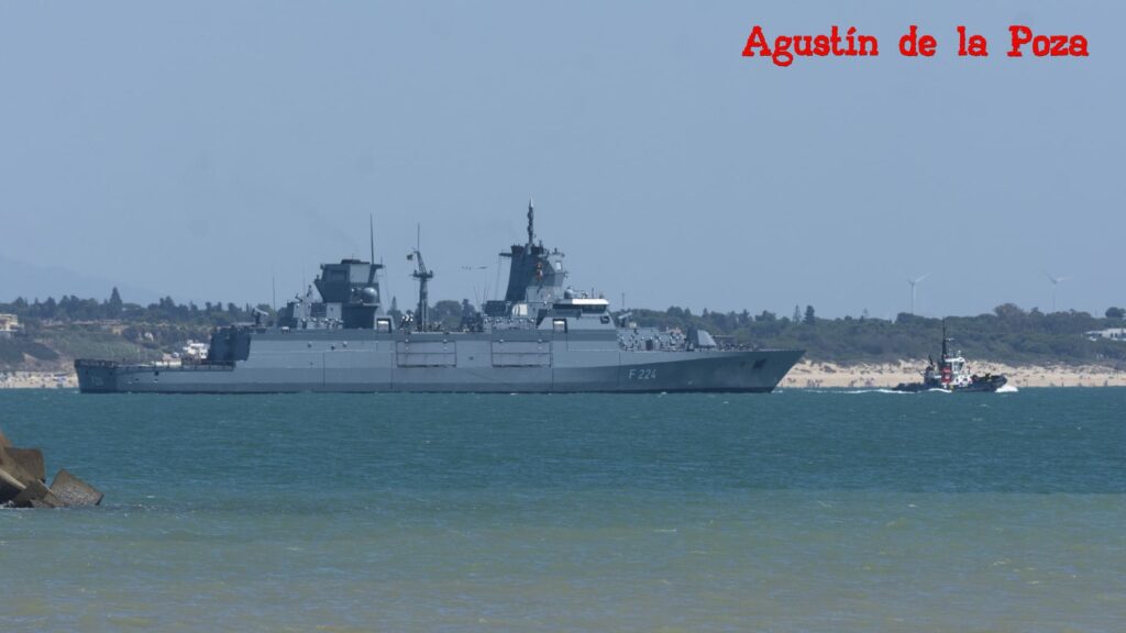 La fragata alemana Sachsen-Anhalt zarpa de la Base Naval de Rota rumbo al Líbano