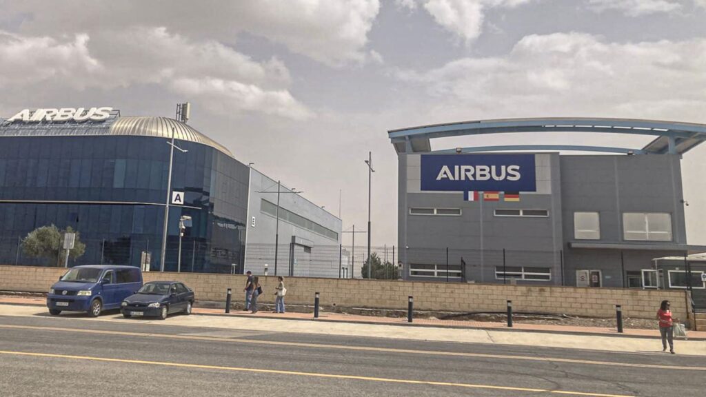 La Armada incorpora helicópteros NH-90 tras formación en Airbus Helicopters Albacete
