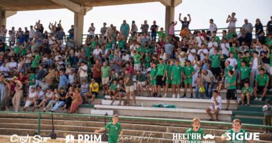 La afición del C.D. Rota se volcó en el derbi ante la U.D. Roteña