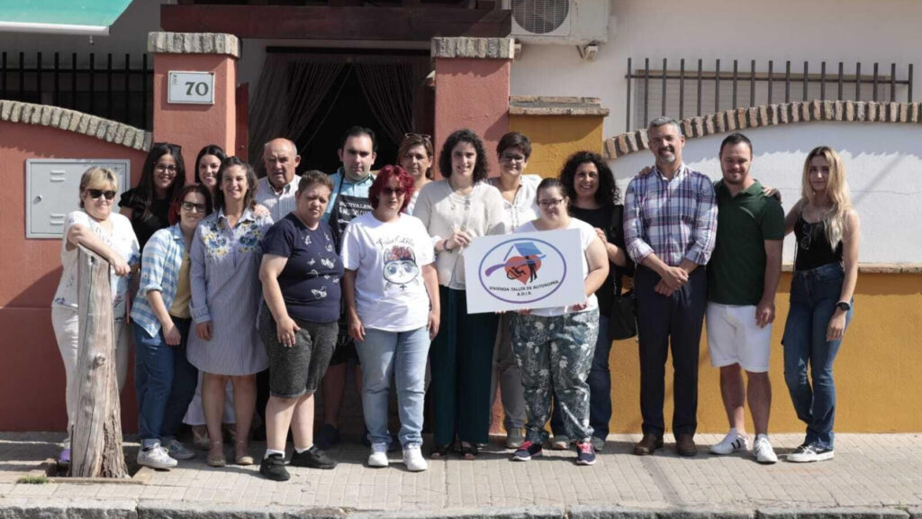 Rota confía a la Asociación de Personas Discapacitadas el traslado de la Virgen del Rosario