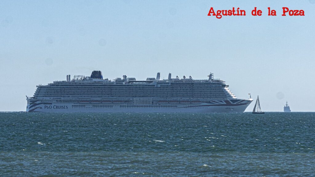 El Arvia parte de Cádiz rumbo a Southampton, puerto clave de cruceros en Europa