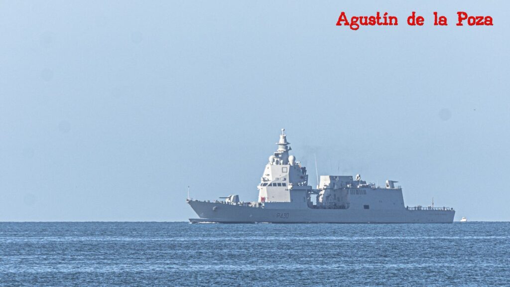La fragata Paolo Thaon di Revel P430 recala en la Base Naval de Rota tras maniobras