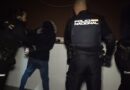Persecución nocturna en Rota: un joven detenido tras partir coches y resistirse a la Policía