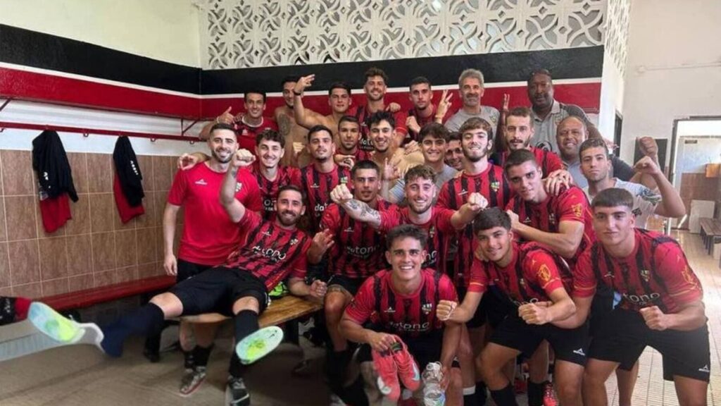 U.D. Roteña logra un valioso triunfo en casa frente al Chiclana C.F. (3-1)
