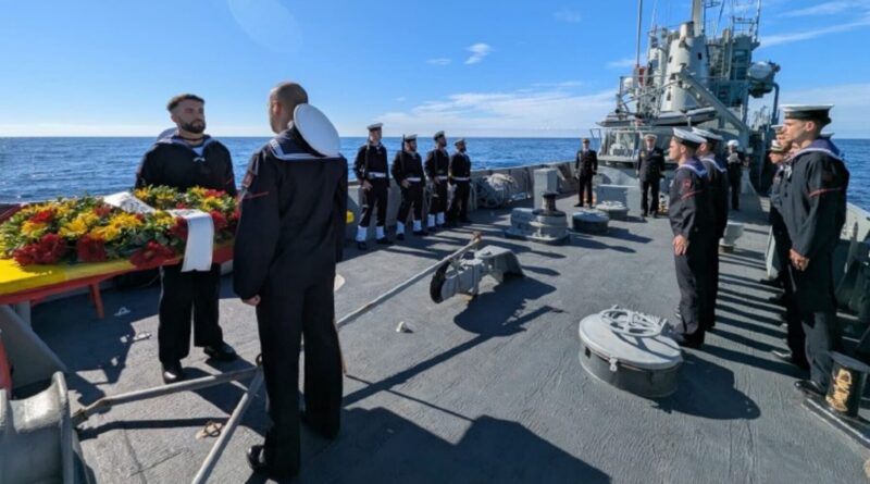 El patrullero Tagomago representa a la Armada en el homenaje en aguas granadinas
