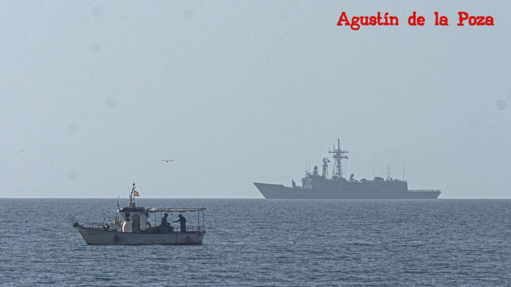 Éxito de público en las actividades de la Armada con la fragata Santa María en Barcelona