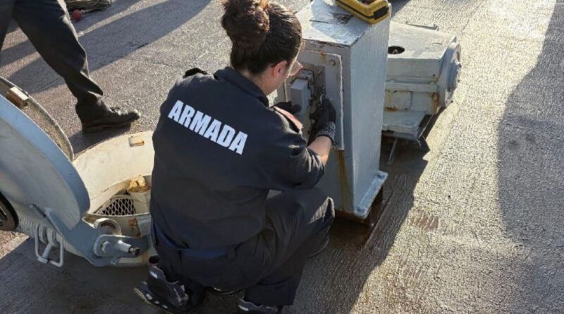 La Armada refuerza su presencia en el Estrecho con el patrullero Medas