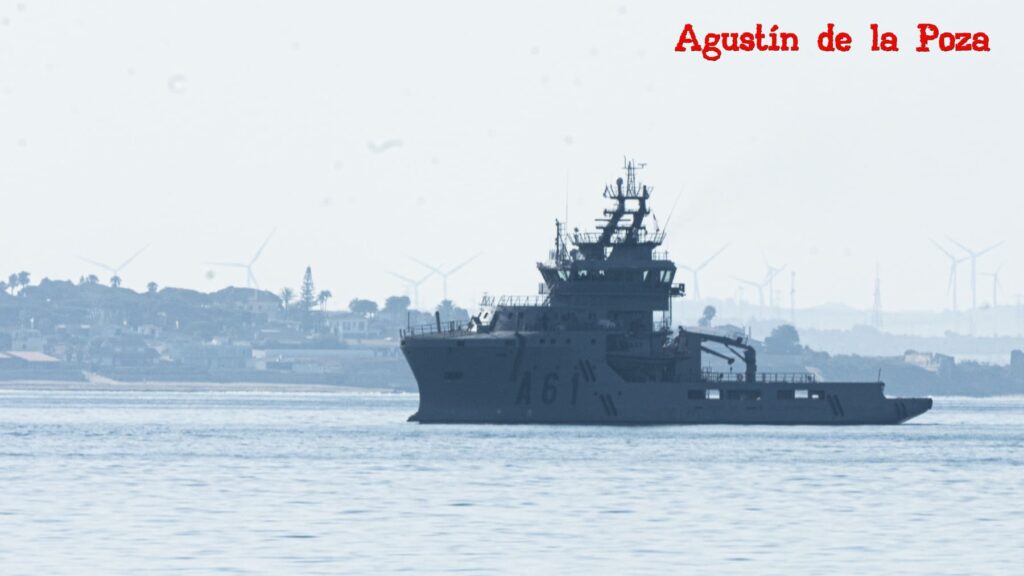 La Armada recibe en Rota al Carnota A-61 tras su regreso desde el norte de África
