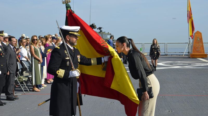 La Armada reúne a ciento treinta civiles en una Jura de Bandera en Ceuta