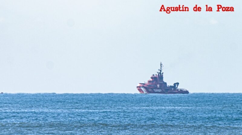 El remolcador María Zambrano refuerza la seguridad marítima en rutas hacia Cádiz