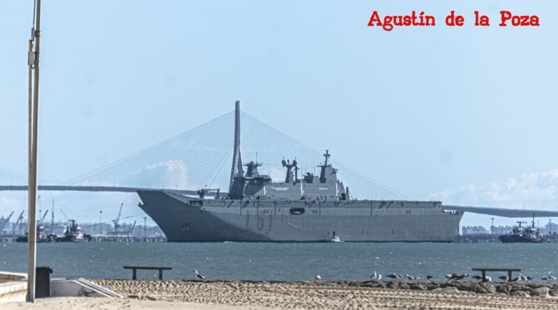 El Juan Carlos I regresa a Rota tras obras en Navantia y vuelve al servicio de la Armada
