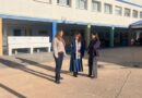 Auxiliadora Izquierdo y Nazaret Herrera en una visita al colegio Pedro Antonio de Alarcon