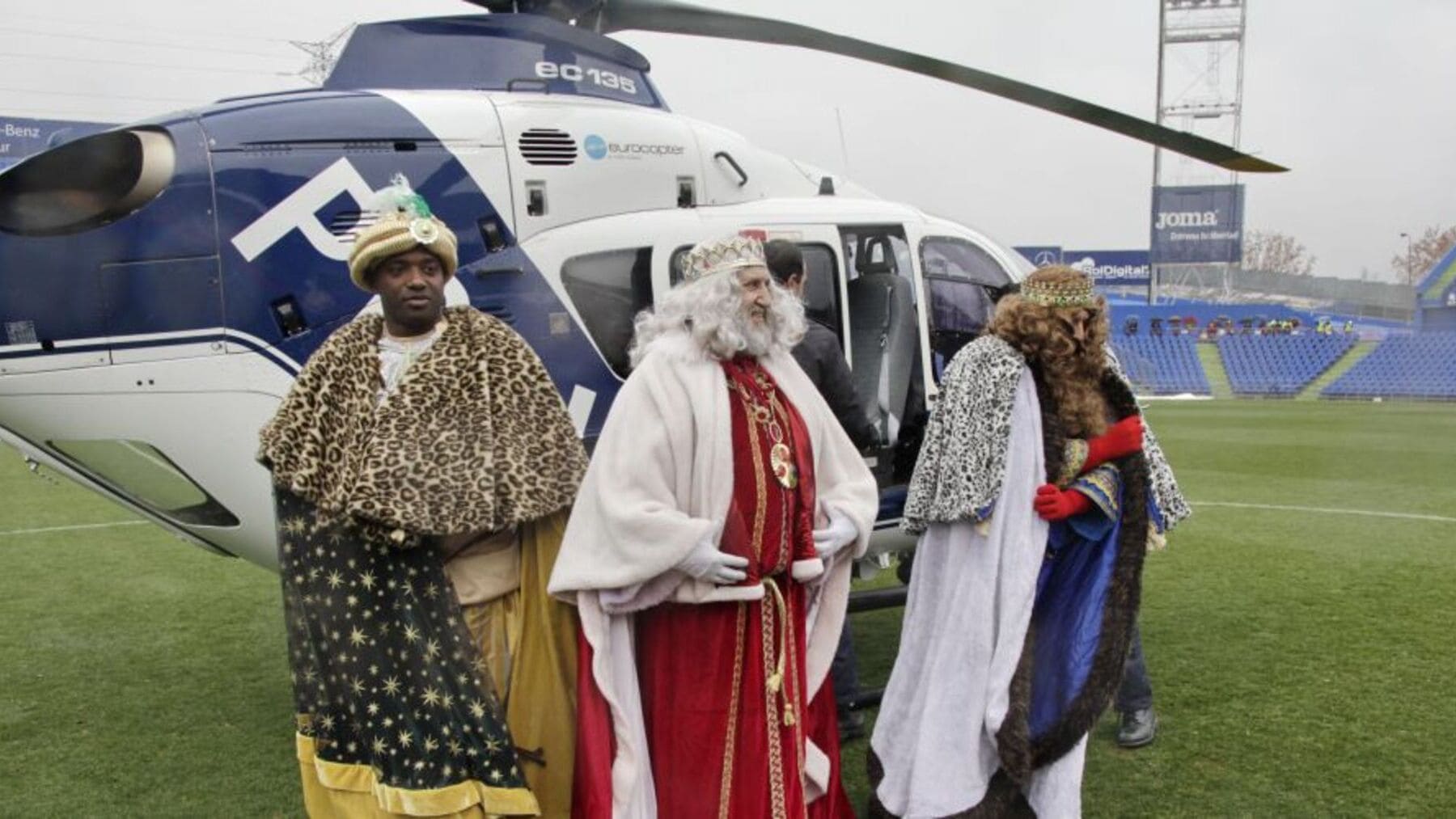 Llegada de los Reyes Magos en helicóptero
