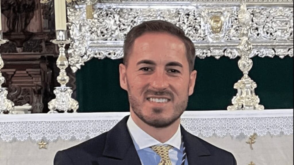 Abel Beltrán Salas, vestidor de la Hermandad del Nazareno de Rota