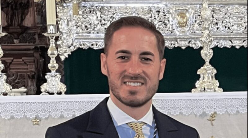 Abel Beltrán Salas, vestidor de la Hermandad del Nazareno de Rota