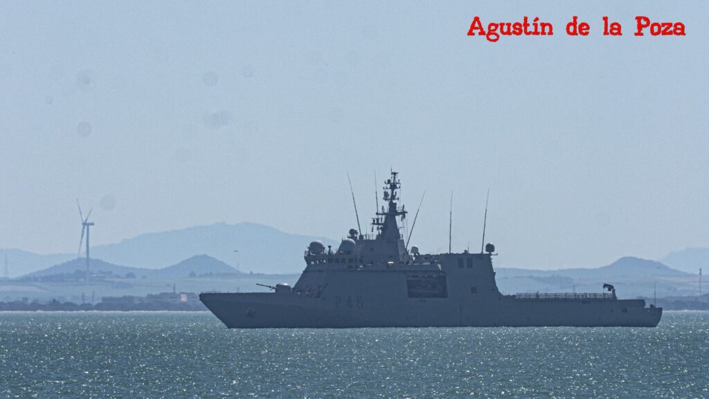 El BAM Furor de la Armada refuerza la seguridad marítima en el Golfo de Guinea