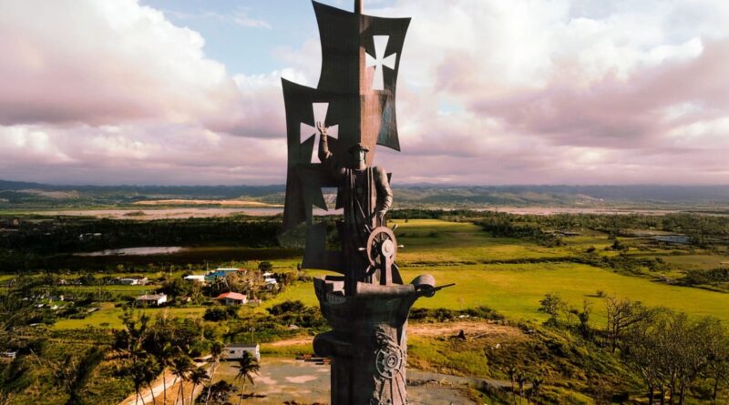 Monumento Cristobal Colon en Arecibo
