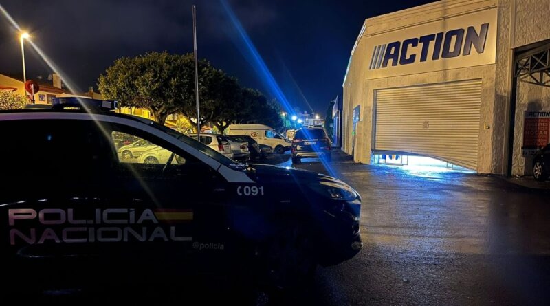 Policía Nacional en el establecimiento donde se produjo el intento de robo