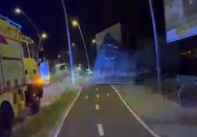 Caída de la valla publicitaria en la entrada de Rota