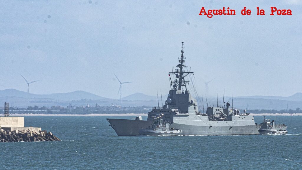 La Armada recibe en Rota a la fragata Álvaro de Bazán F-101