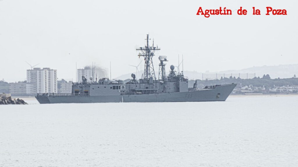 MAR-26 reúne a cinco fragatas de la Armada en un ejercicio avanzado en el sur peninsular