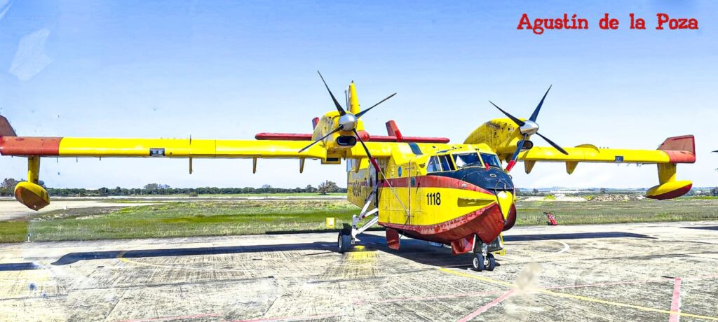 Las aeronaves regresan a la Base Naval de Rota tras la exhibición en Palos