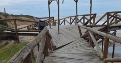 Hundimiento en la pasarela de Punta Candor de Rota