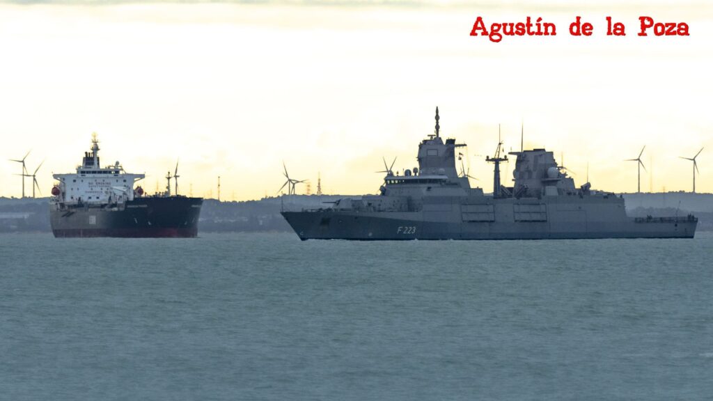 La Base Naval de Rota recibe a la fragata F 223 antes de su despliegue OTAN