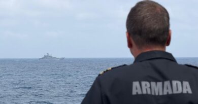 La Armada monitoriza movimientos rusos con tres unidades en operación