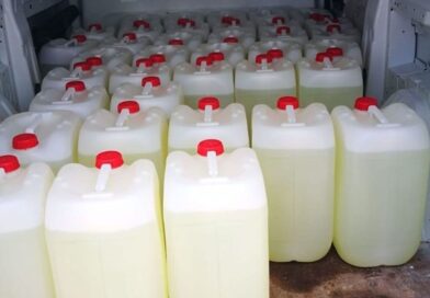 Garrafas de gasolinas usadas habitualmente por el narcotráfico