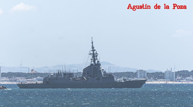 La Armada participó con la F-101 en maniobras aeronavales junto al portaaviones Charles de Gaulle