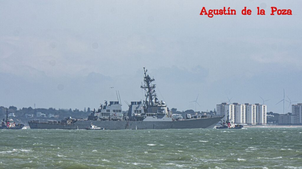 El destructor USS Arleigh Burke DDG 51 desde la Base Naval de Rota