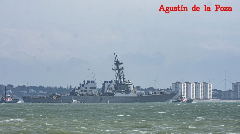 El destructor USS Arleigh Burke DDG 51 desde la Base Naval de Rota