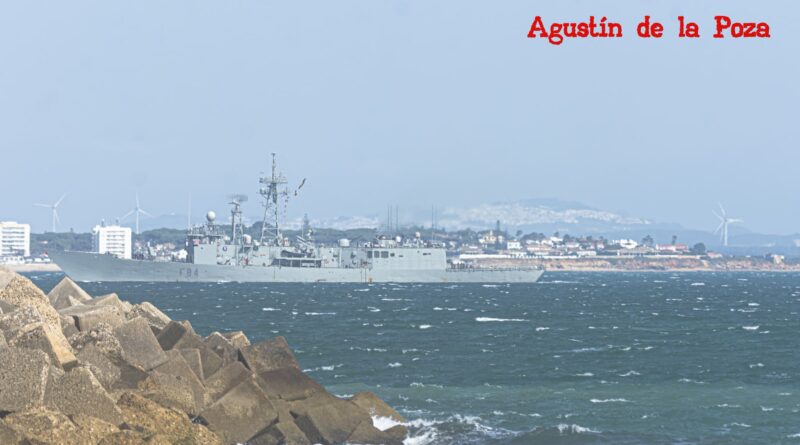 La fragata Reina Sofía F-84 regresa a Rota tras vigilar un submarino ruso en el Estrecho