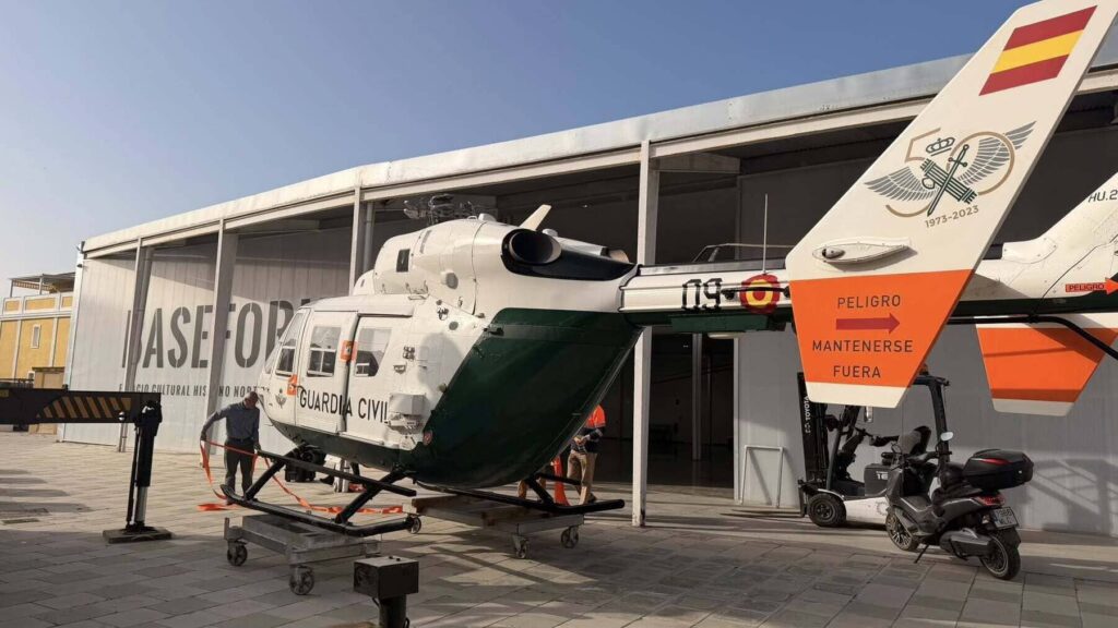Helicóptero de la Guardia Civil donado al museo de Rota
