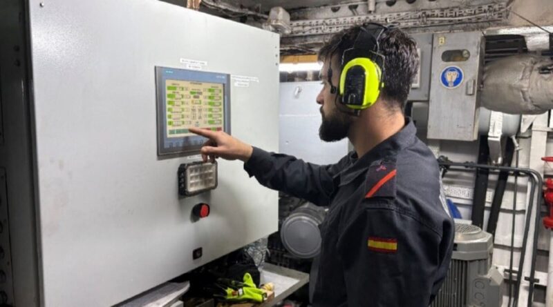 La Armada despliega el patrullero Medas P-26 en aguas del Estrecho de Gibraltar y el mar de Alborán