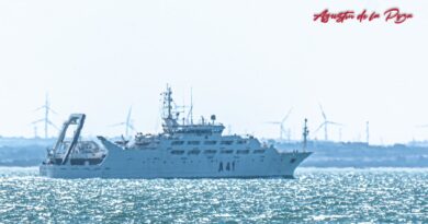 El Intermares deja la Base Naval de Rota mientras prepara su futura misión de cooperación pesquera en Senegal