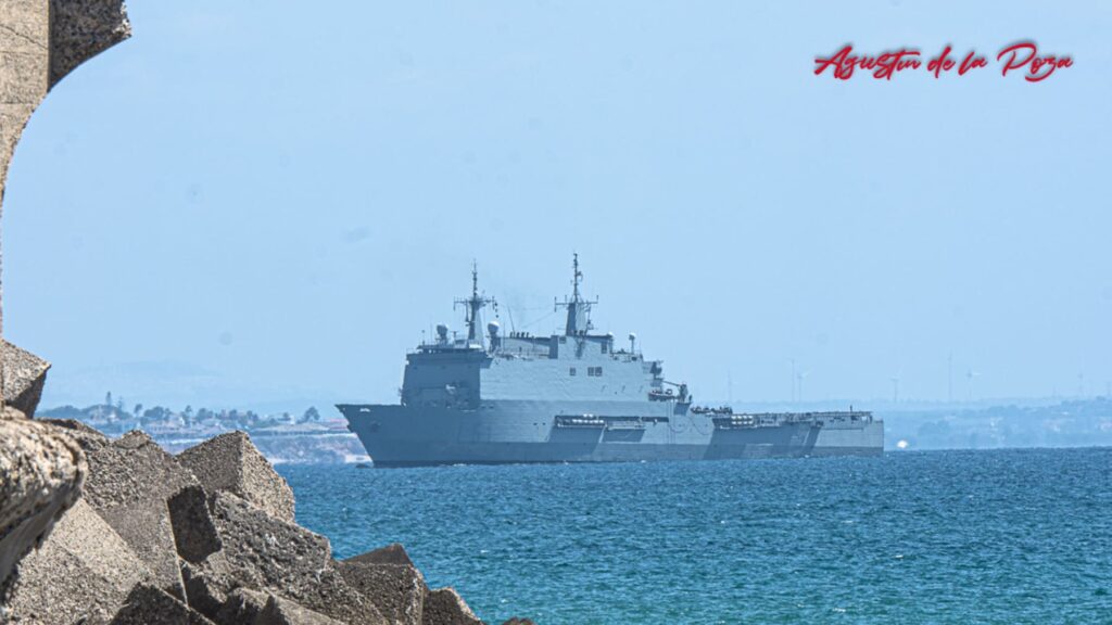  El Galicia regresa tras la escala en Melilla junto a la Victoria y el Intermares